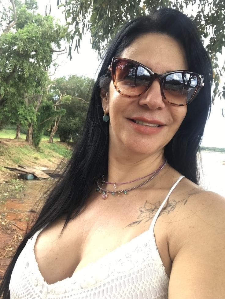<em>Julia Torres</em>